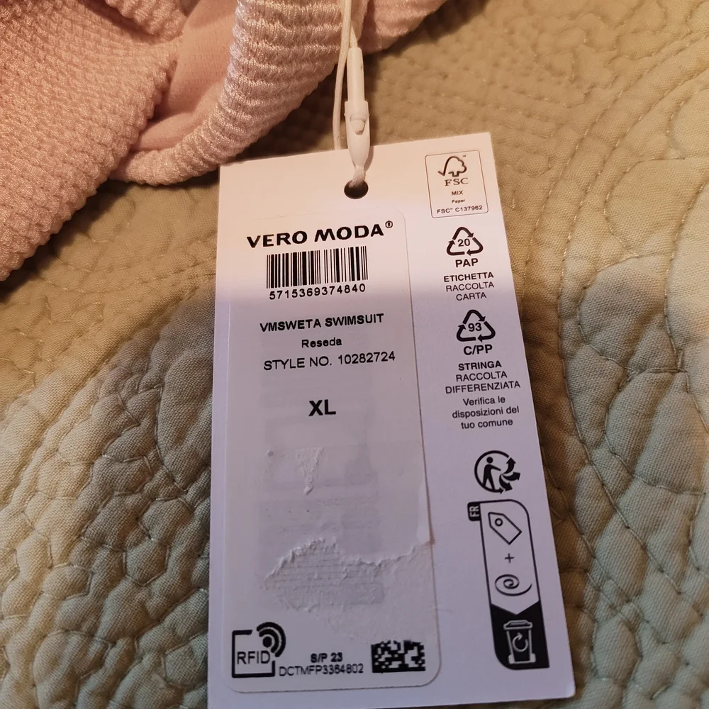 Vero Moda Pink and Green Textured Fabric - Picture 4 of 7
